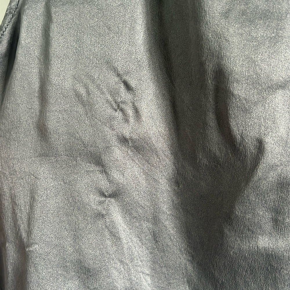 100% Silk Eileen Fisher Gray Sleeveless Tank Top with Relaxed Fit - Picture 2 of 6